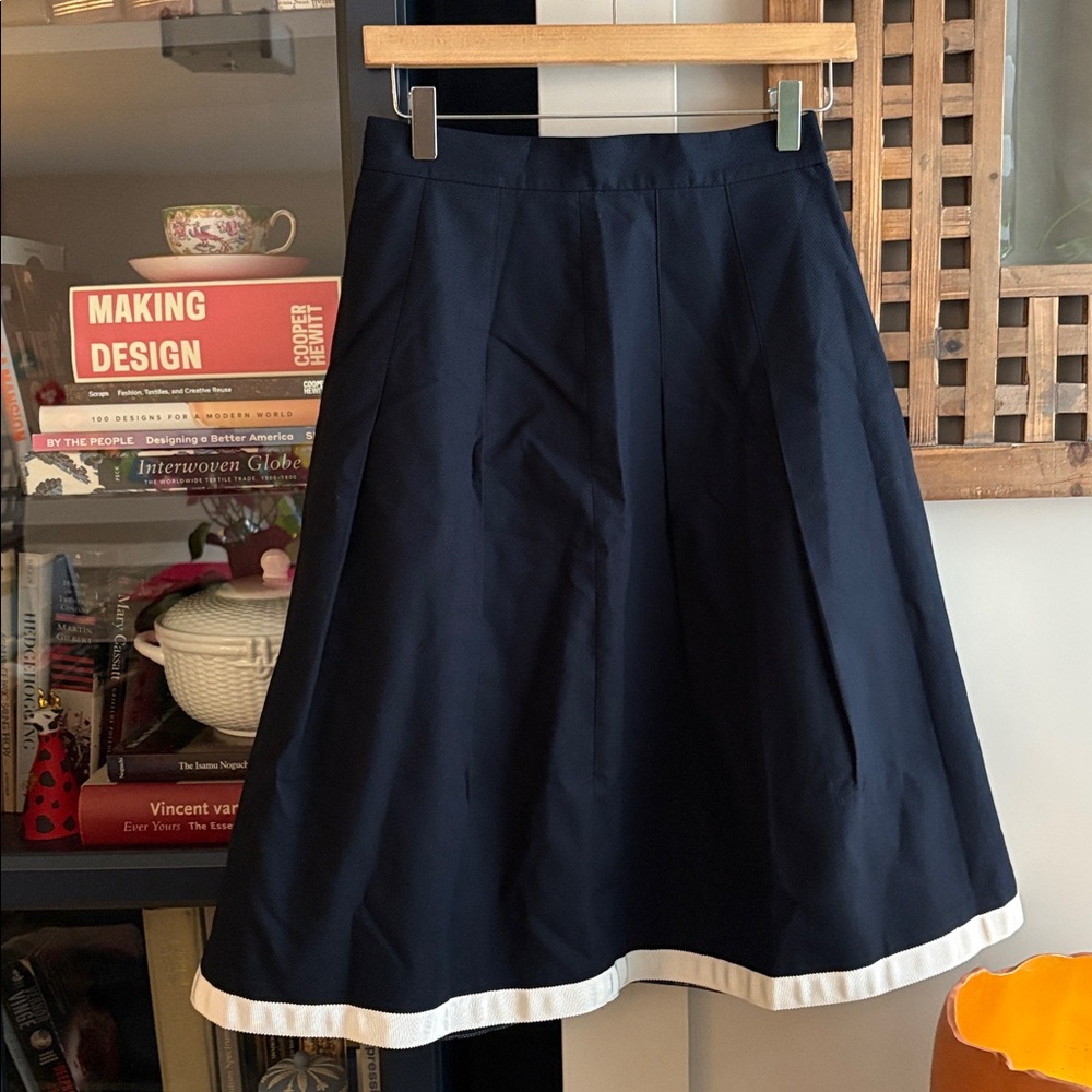 BROOK’S BROTHERS Navy A-Line Cotton Skirt with White Trim Size 2